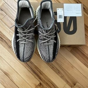 ADIDAS YEEZY BOOST 350 V2 Size 10 (ZYON)